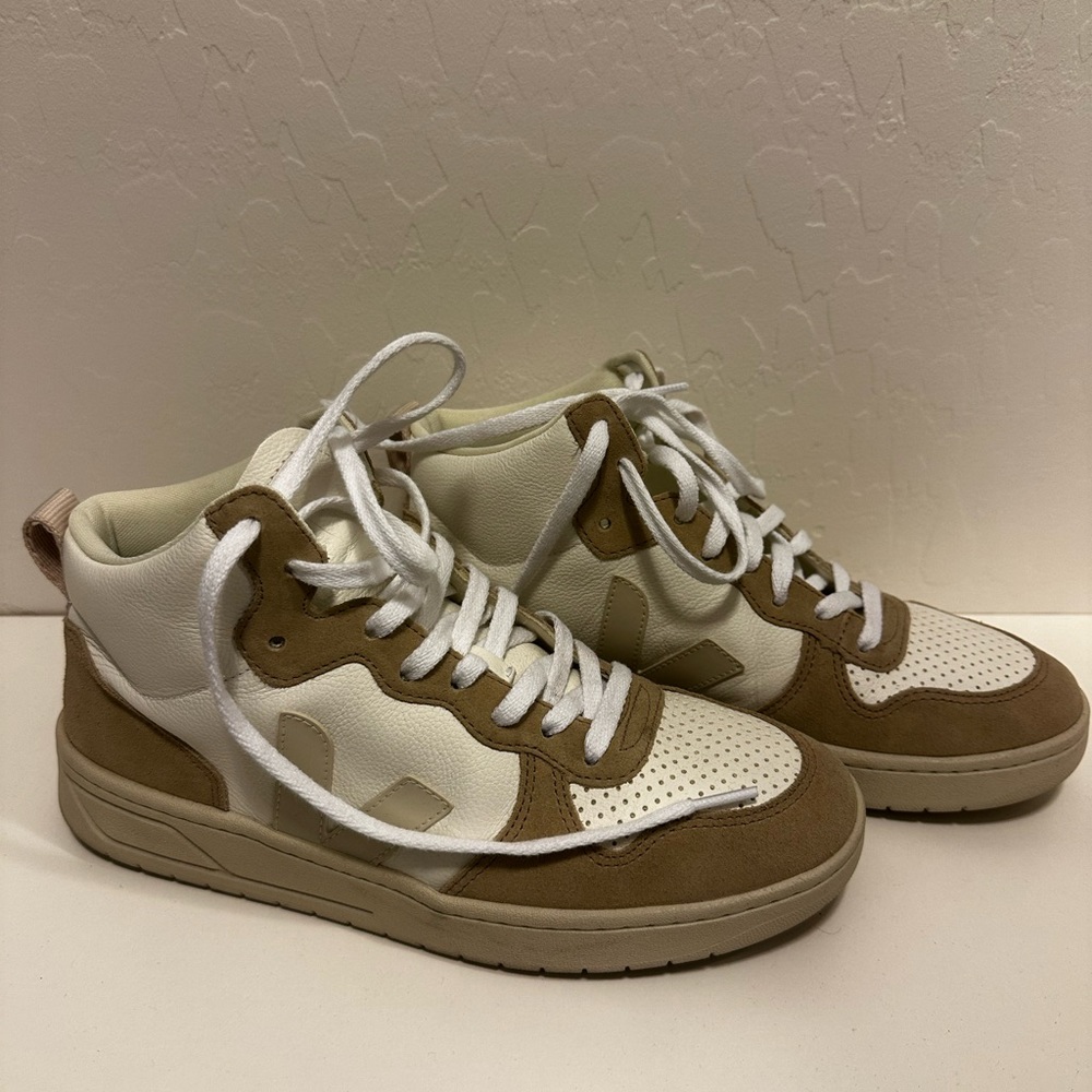 Veja Men’s High Tops